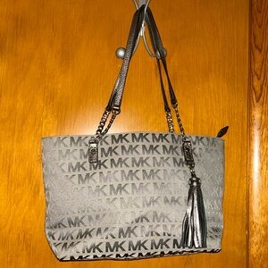 Womens Grey Michael Kors Bag Beautiful Leather Straps